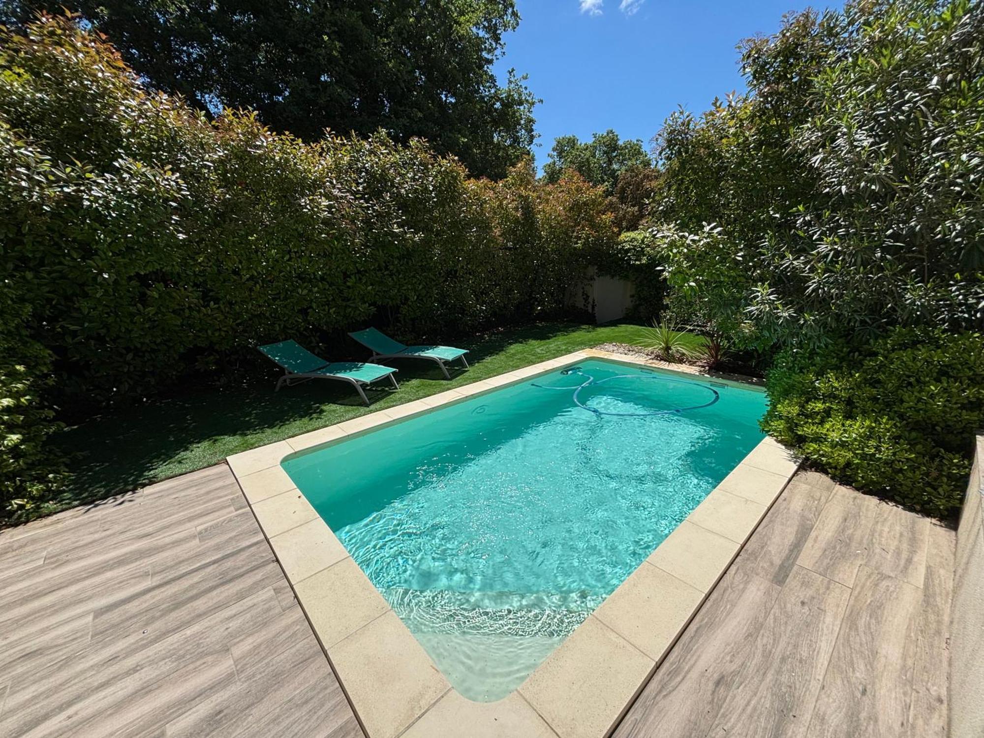 Les Jardins Du Castelas - Piscines, Jardins Et Spas Privatifs Uchaux Екстер'єр фото