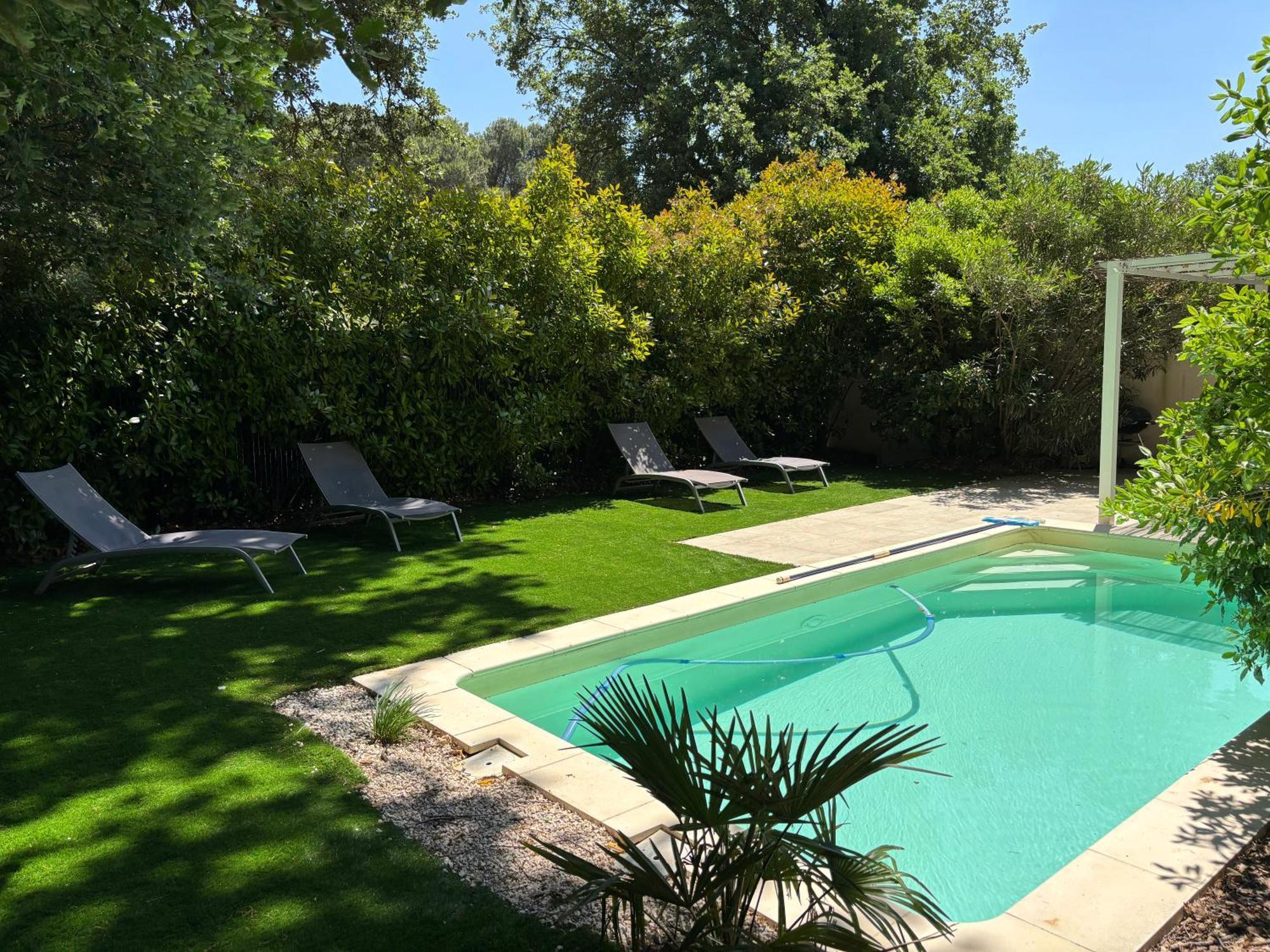 Les Jardins Du Castelas - Piscines, Jardins Et Spas Privatifs Uchaux Екстер'єр фото